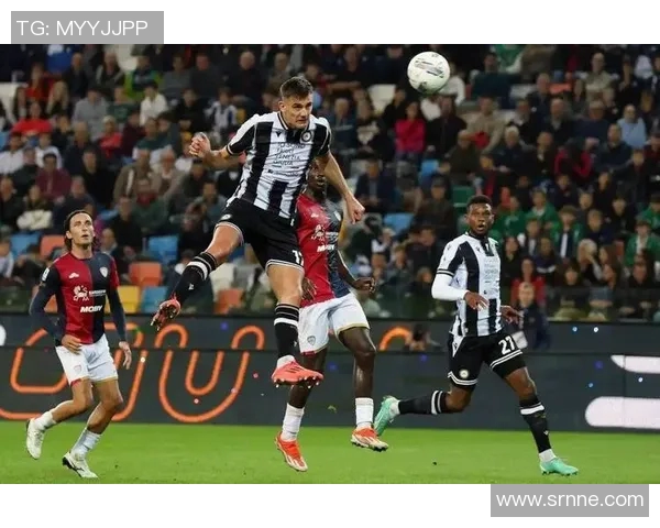 意甲球队AC米兰签下巴西前锋,引发球迷热议和期待 意甲球队AC米兰签下巴西前锋,引发球迷热议和期待