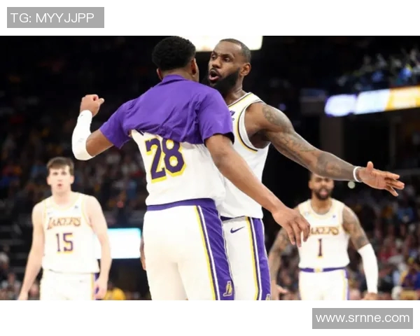 詹姆斯32+13+10,领袖表现助湖人击败国王